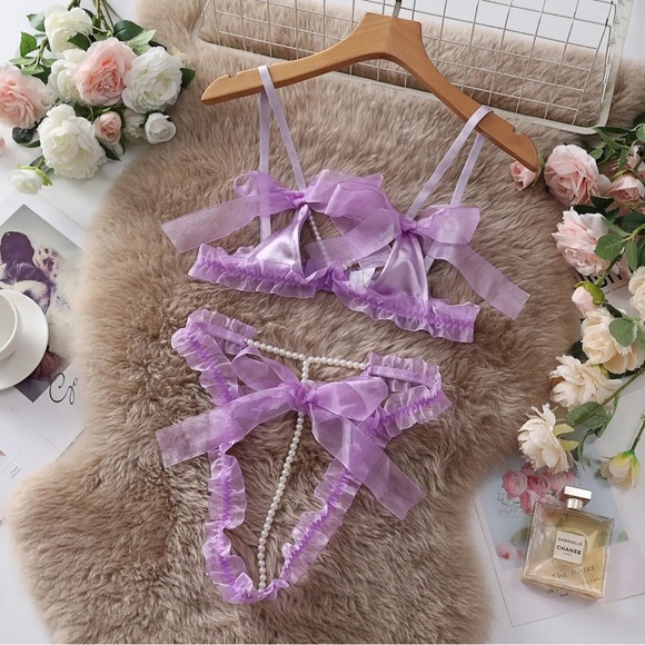 Lingerie set - Picture 2 of 5